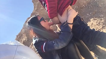 Mama care zambeste la pula se fute de placere xxx sex oral pe camp