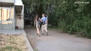 Doi barbati isi baga bine pula in aceasta pizda stramta
