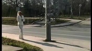 Ionella pizda de pe strada agatata si fututa anal la hotel