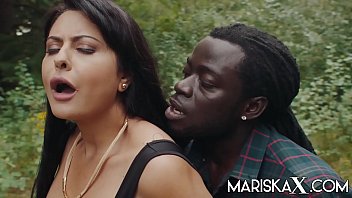 Anysia xxx o tânăra bună rău de tot mătură brunetă se trage cu un negru care are ditamai pula de mare