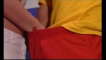 Poarta chiloti foarte sexy si ii place foarte mult sa faca sex