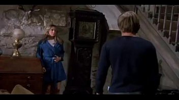 Este filmata in timp ce face foarte mult sex anal cu colegul ei cu pula mare